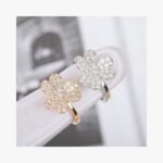 Van Cleef and Arpels Frivole ring 1 flower
