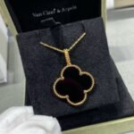 Van Cleef and Arpels Magic Alhambra long necklace 1 motif - Image 2
